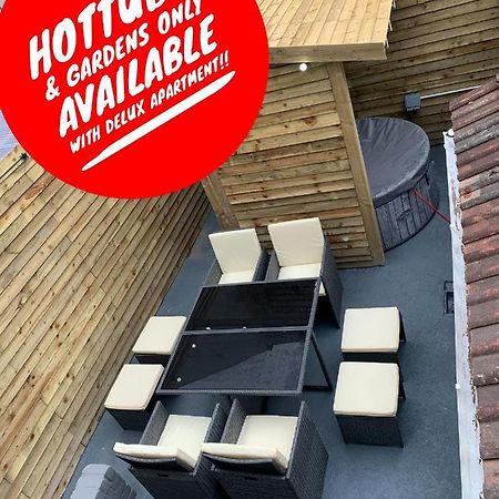 Albert Luxury Hottub & Jacuzzi Apartments Blackpool Bagian luar foto