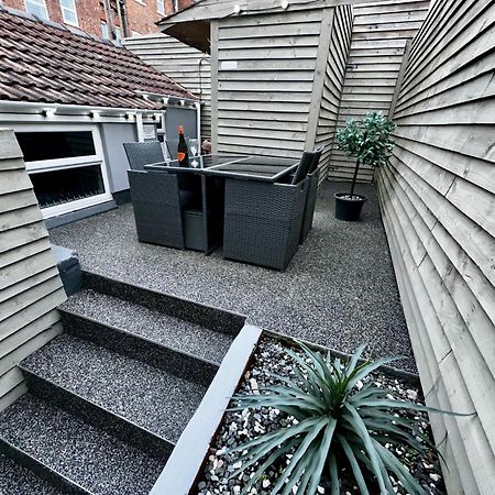 Albert Luxury Hottub & Jacuzzi Apartments Blackpool Bagian luar foto