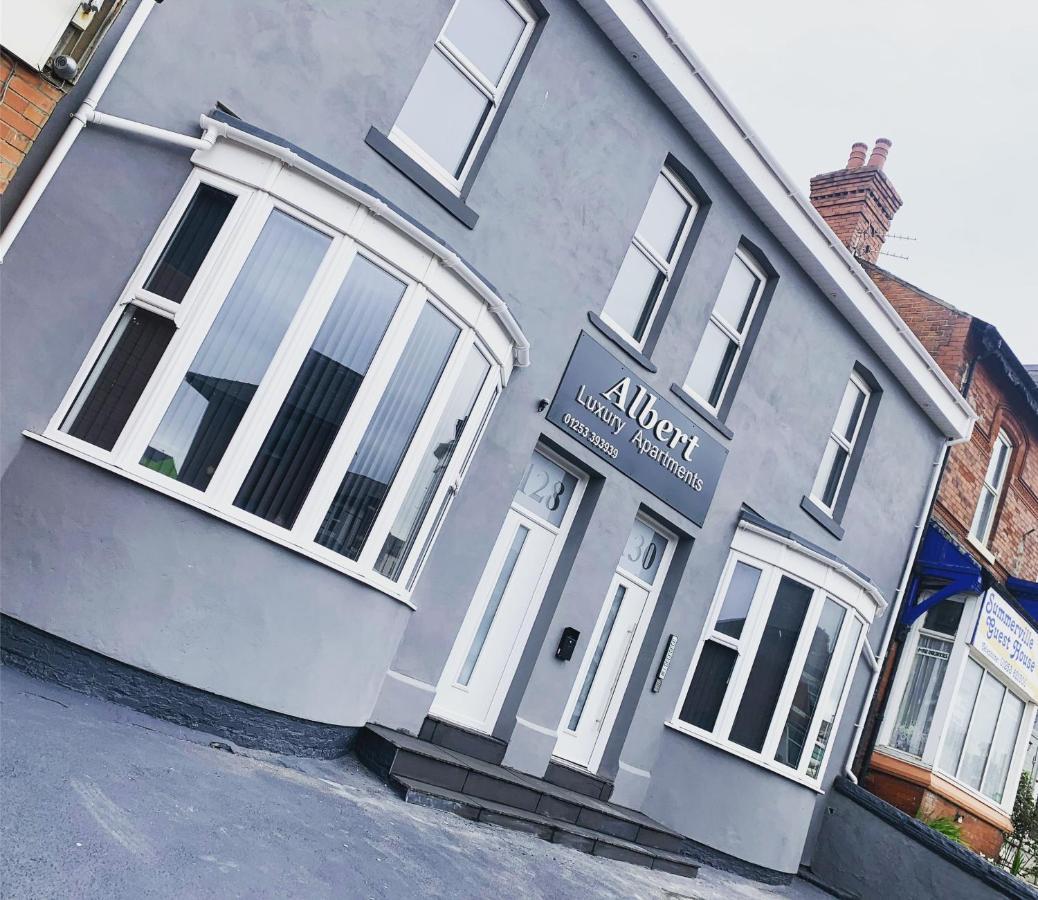Albert Luxury Hottub & Jacuzzi Apartments Blackpool Bagian luar foto