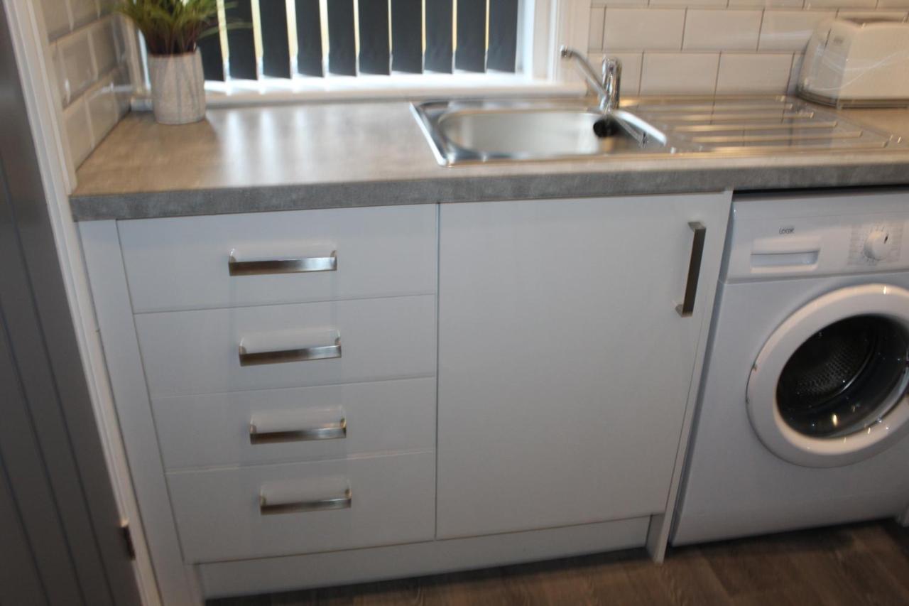 Albert Luxury Hottub & Jacuzzi Apartments Blackpool Bagian luar foto