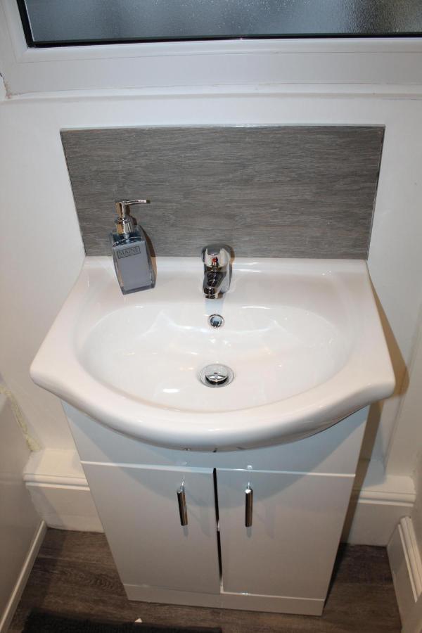 Albert Luxury Hottub & Jacuzzi Apartments Blackpool Bagian luar foto