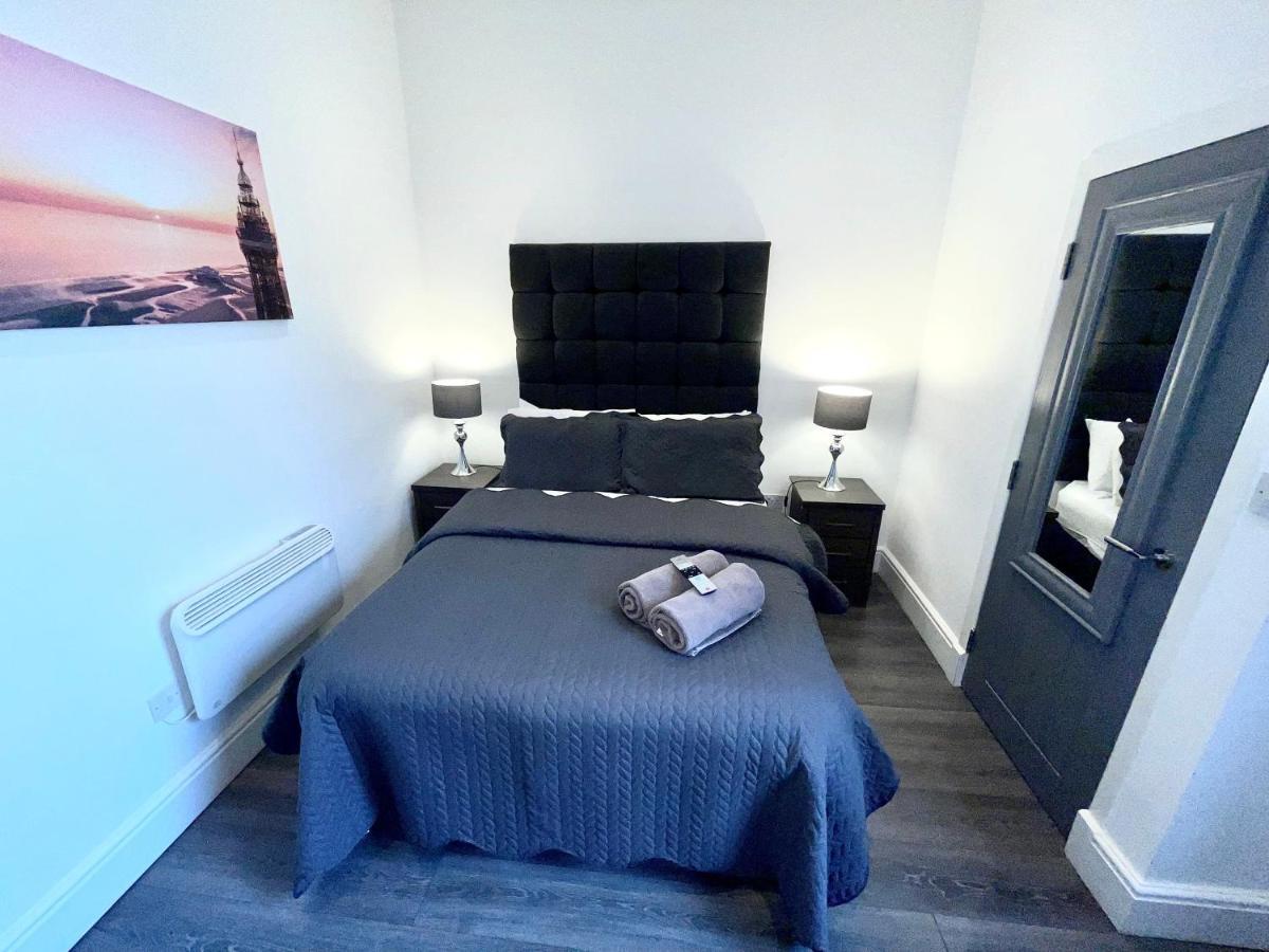 Albert Luxury Hottub & Jacuzzi Apartments Blackpool Bagian luar foto