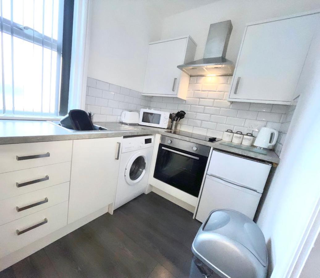 Albert Luxury Hottub & Jacuzzi Apartments Blackpool Bagian luar foto
