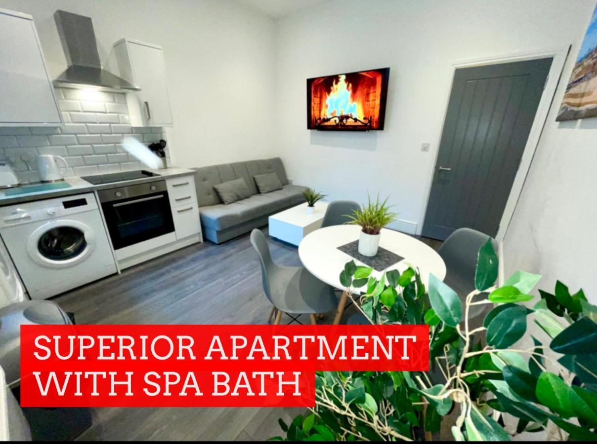 Albert Luxury Hottub & Jacuzzi Apartments Blackpool Ruang foto